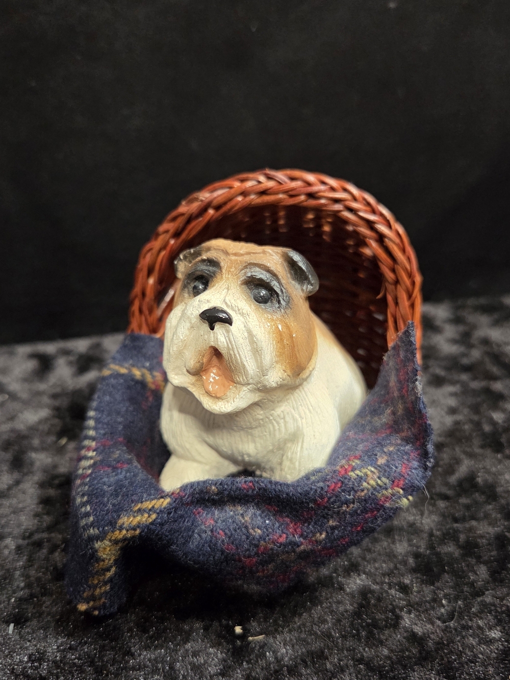 Byers Choice English Bulldog  Figurine In Basket W/ Plaid Blanket